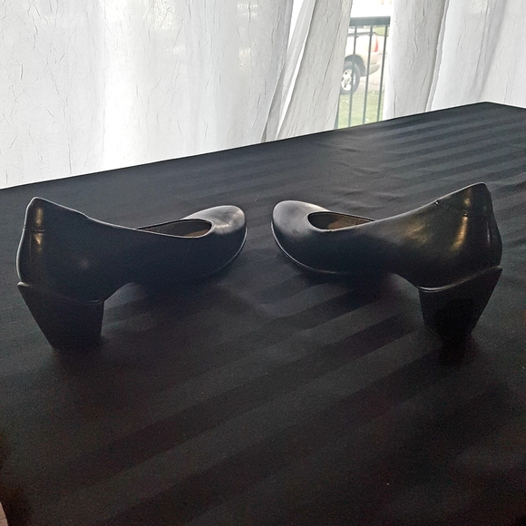 Ecco size 40 (size 9) black sculptured 45 pumps - Picture 6 of 8